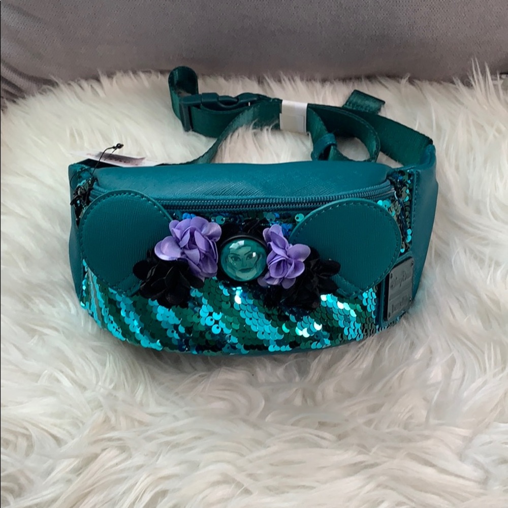 Disney x Loungefly The Haunted Mansion Fannypack Last ☝️
